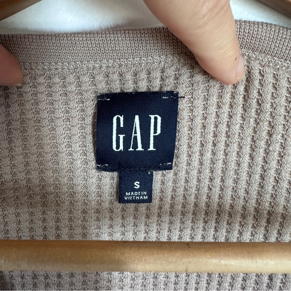 GAP Beige Chunky Waffle Knit Long Sleeve Top Size Small - Picture 2 of 6